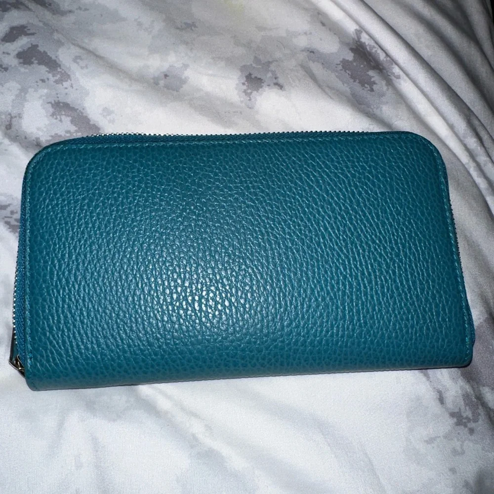 Gucci Zippy Leather wallet blue